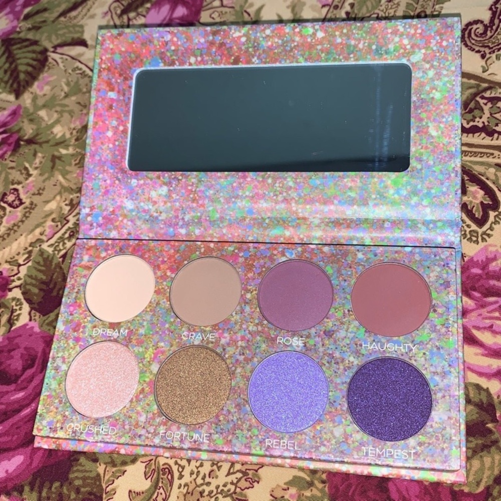 Wingme Ambitious Violet Eyeshadow Palette *PRICE FIRM*